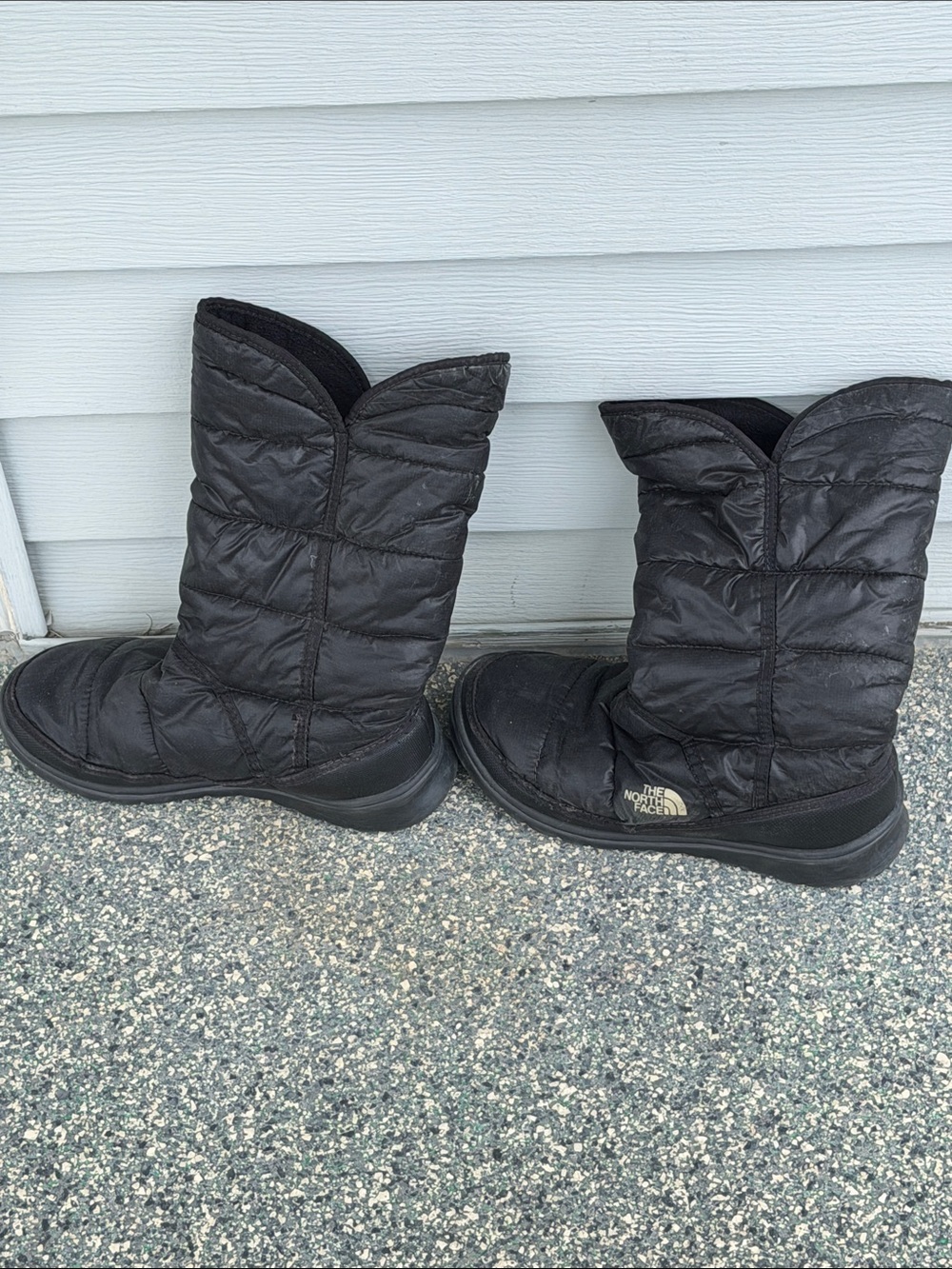 The North Face Women's Black Quilted Pull-On Winter Boots : Size 8